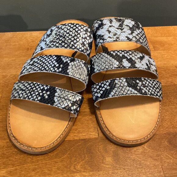 Frye & Co. Leather Evie 3 Band Slide Size 9 Never worn! - Picture 7 of 15